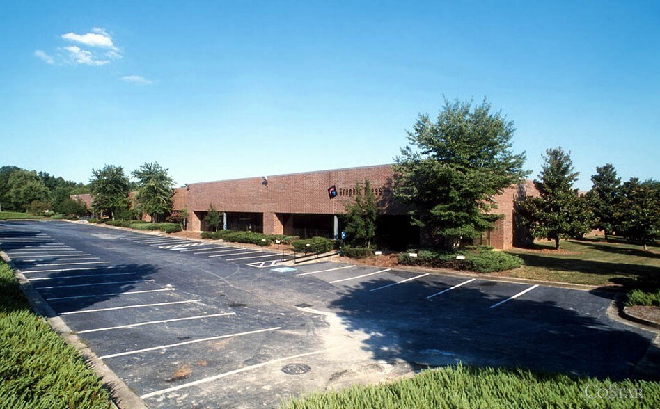 6090 Northbelt Pky, Norcross, GA à louer - Photo de l’immeuble – Image 1 sur 1