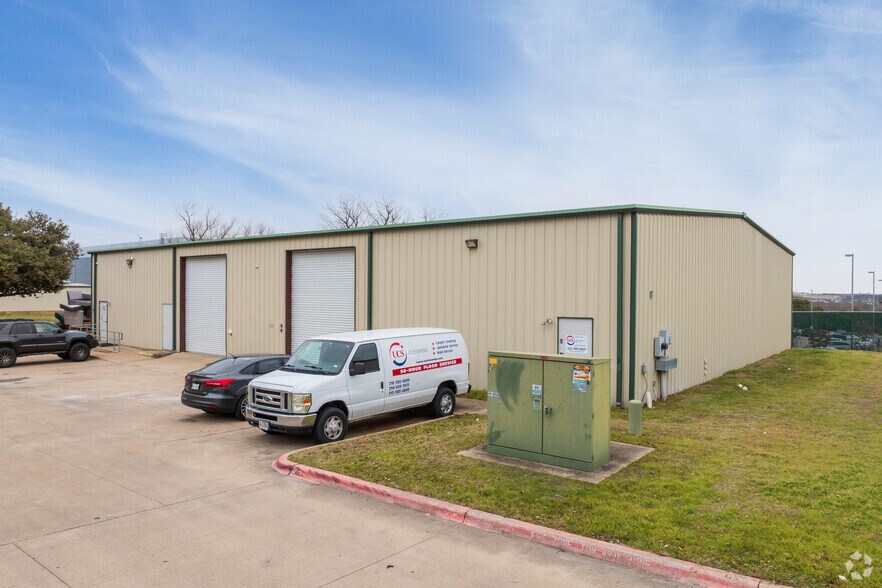 1834 Ferguson Ln, Austin, TX à louer - Photo de l’immeuble – Image 2 sur 26