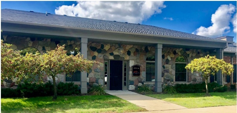 14700 Farmington Rd, Livonia, MI à louer - Photo de l’immeuble – Image 1 sur 1