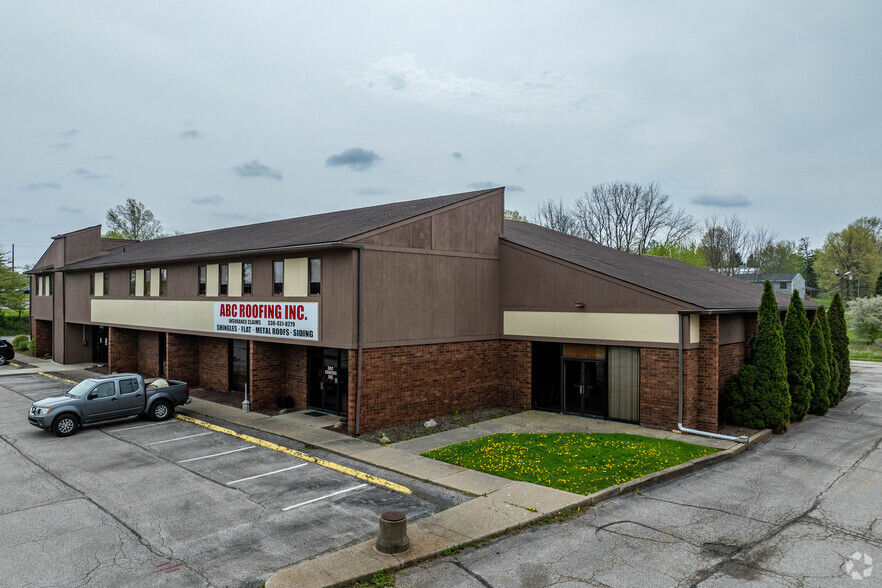 3636 Copley Rd, Akron, OH à louer - Photo principale – Image 1 sur 5