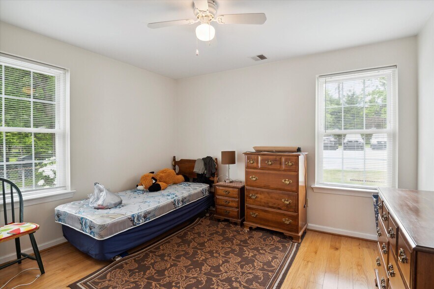 20 S Village Ave, Exton, PA à vendre - Photo de l’immeuble – Image 2 sur 62