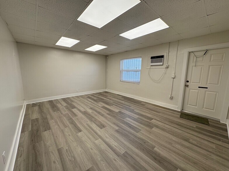 4740-4754 NE 12th Ave, Oakland Park, FL à louer - Photo de l’immeuble – Image 2 sur 6