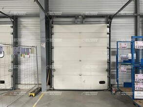 Local d’activités dans Plaisir à louer Photo de l’immeuble– Image 2 sur 14