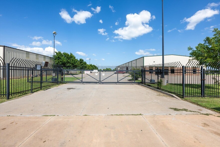 13020 S Sunnylane Rd, Moore, OK à louer - Photo de l’immeuble – Image 3 sur 71