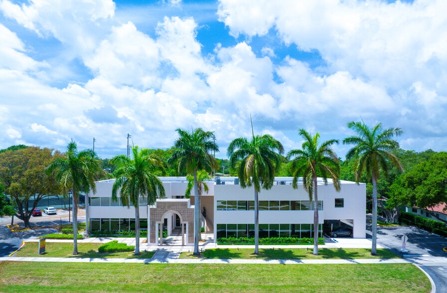399 NW 2nd Ave, Boca Raton, FL à louer - Photo principale – Image 1 sur 34