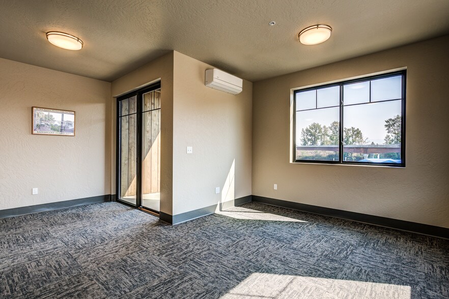 115 E Lake St, Sandpoint, ID à louer - Photo intérieure – Image 2 sur 13