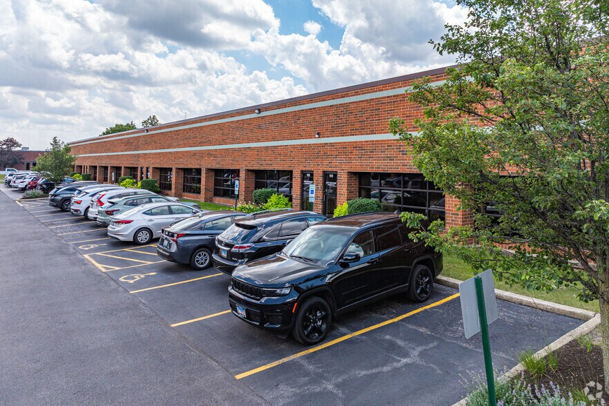 1100-1110 N Main St, Lombard, IL à louer - Photo de l’immeuble – Image 3 sur 5