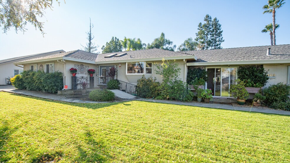 1403 Rowena Way, Sacramento, CA à vendre - Photo de l’immeuble – Image 3 sur 107