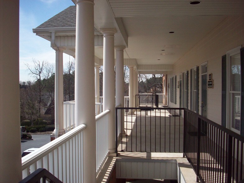 570 W Crossville Rd, Roswell, GA à vendre - Photo de l’immeuble – Image 3 sur 64