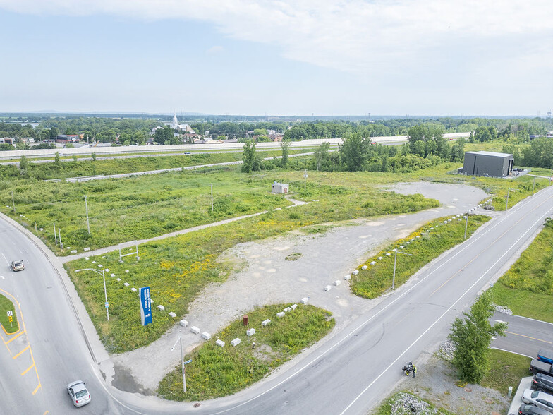 5255 Av. Pierre-Dansereau, Salaberry-de-valleyfield, QC à vendre - Photo de l’immeuble – Image 3 sur 10