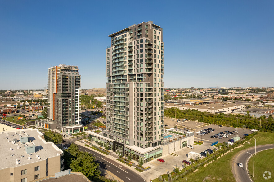 2100-2220 Sauvé Rue O, Mont-Royal, QC à louer - Photo de l’immeuble – Image 1 sur 6