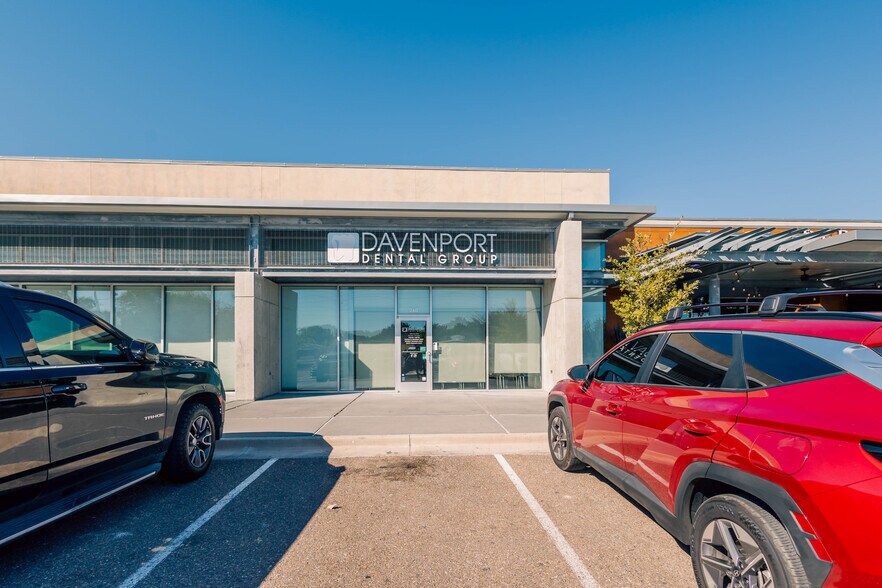 E Del Mar Blvd, Laredo, TX à louer - Photo de l’immeuble – Image 3 sur 11