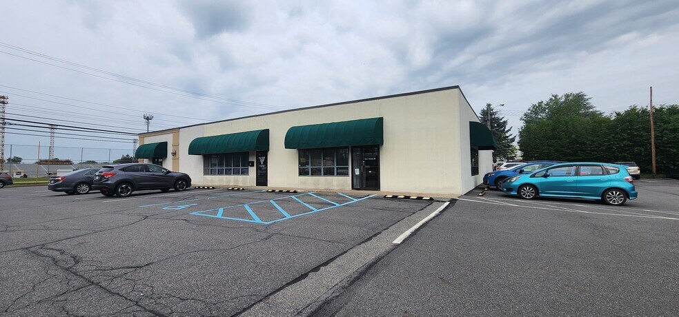 390 Pierce St, Kingston, PA à louer - Photo de l’immeuble – Image 1 sur 11