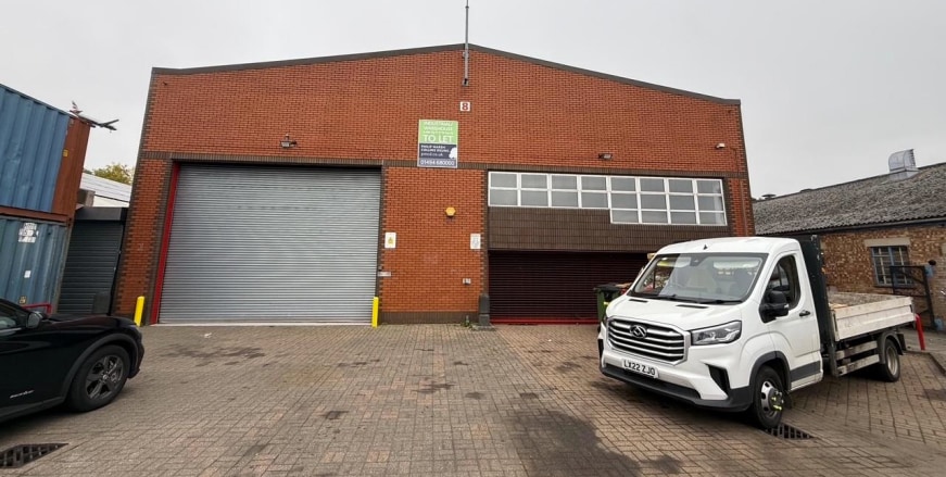 8 David Rd, Slough à louer Photo de l’immeuble– Image 1 sur 4