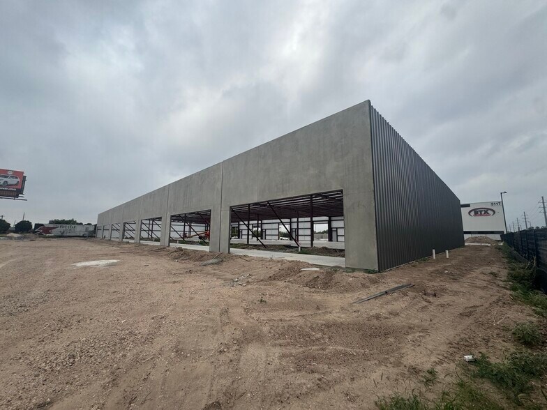 5101 N Cage Blvd, Pharr, TX à louer - Photo de l’immeuble – Image 2 sur 3