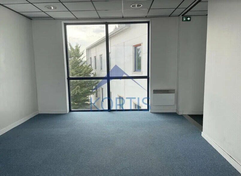 Bureau dans Genay à louer - Photo de l’immeuble – Image 3 sur 5