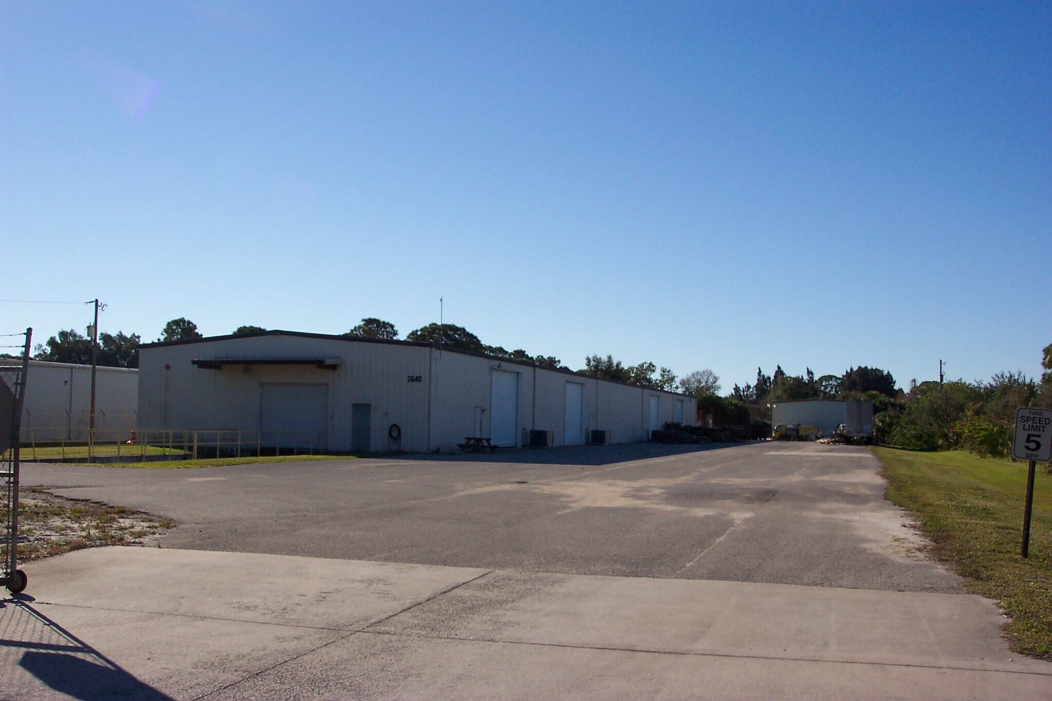 2640 Kirby Cir NE, Palm Bay, FL à louer Photo de l’immeuble– Image 1 sur 5