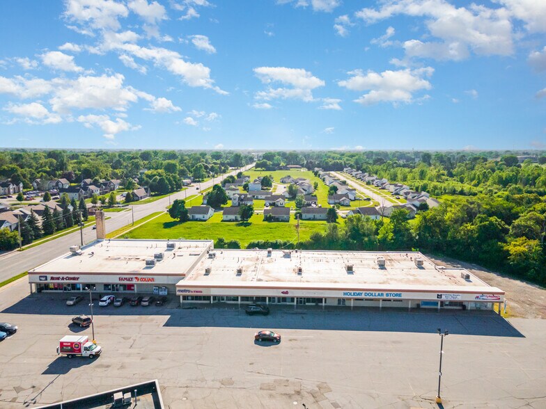 3405-3419 E Genesee Ave, Saginaw, MI à louer - Photo de l’immeuble – Image 2 sur 17