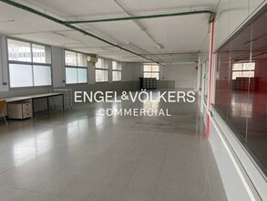 Industriel/Logistique dans Sant Just Desvern, Barcelona à louer Photo intérieure– Image 2 sur 33