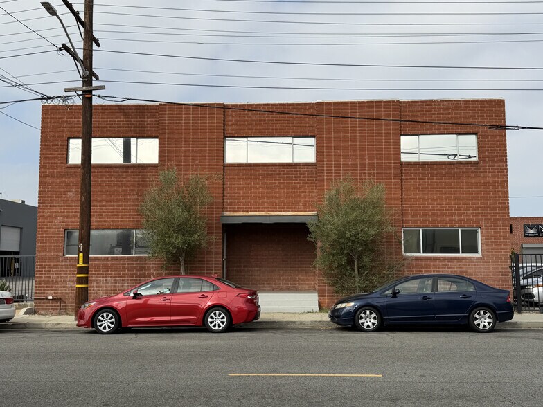 2521 Ontario St, Burbank, CA à louer - Photo de l’immeuble – Image 2 sur 2