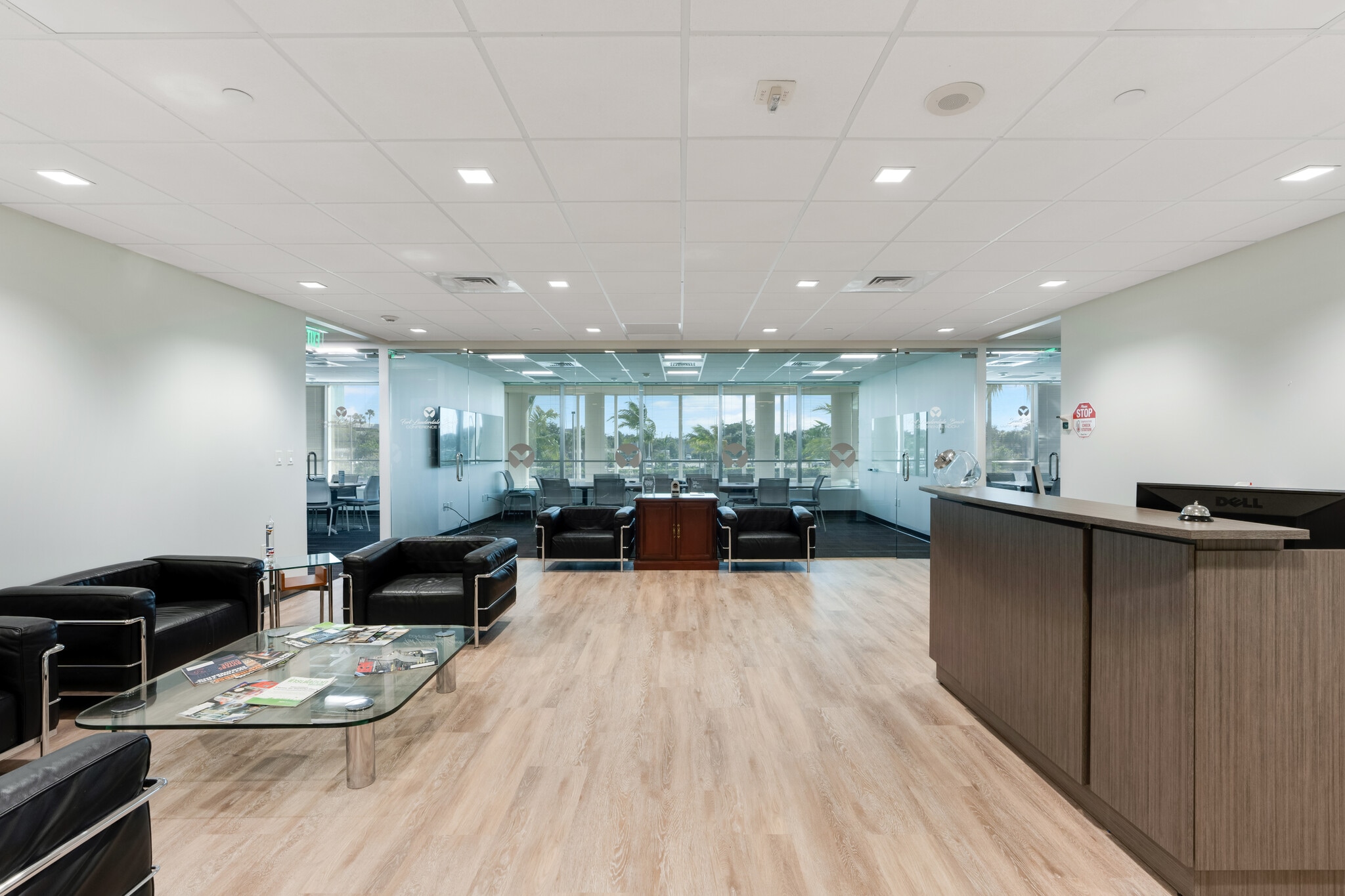 550 W Cypress Creek Rd, Fort Lauderdale, FL à louer Photo de l’immeuble– Image 1 sur 4