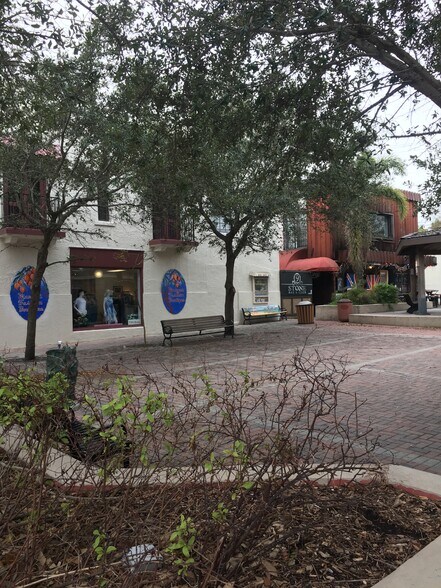 401-411 Brevard Ave, Cocoa, FL à louer - Photo de l’immeuble – Image 3 sur 15