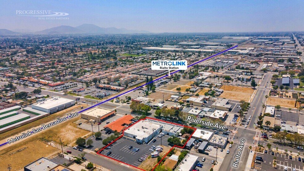 211-230 S Riverside Ave, Rialto, CA à louer - Photo de l’immeuble – Image 3 sur 14