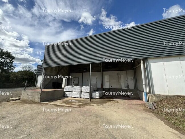 Plus de détails pour Local d'activités à louer