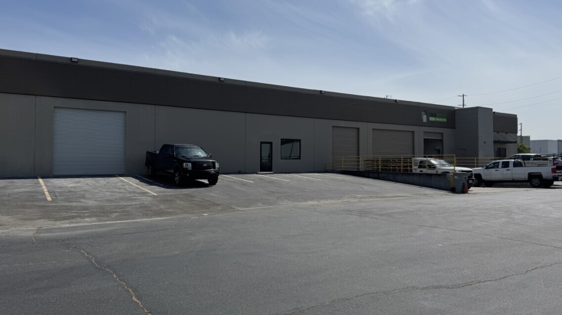 3621 Seaport Blvd, West Sacramento, CA à louer Photo de l’immeuble– Image 1 sur 8