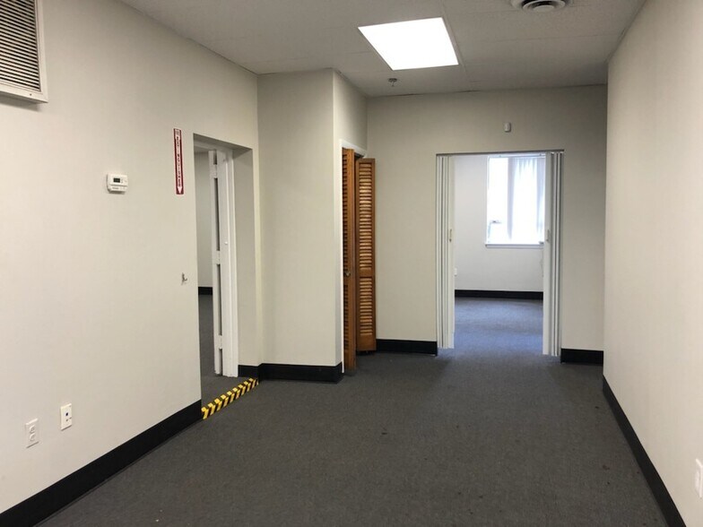 10 Willow St, Moonachie, NJ à vendre - Photo de l’immeuble – Image 3 sur 13