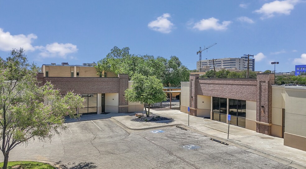 1900 W Wall St, Midland, TX à louer - Photo de l’immeuble – Image 3 sur 12