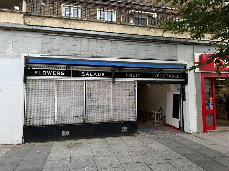 20-28 The Broadway, Loughton à vendre - Photo de l’immeuble – Image 1 sur 1