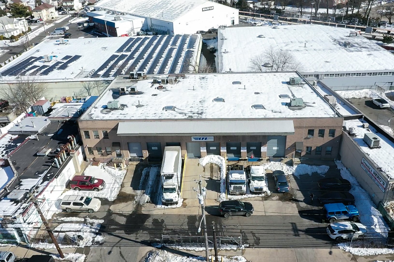 220 Lawrence Ave, Lawrence, NY à louer Photo de l’immeuble– Image 1 sur 4