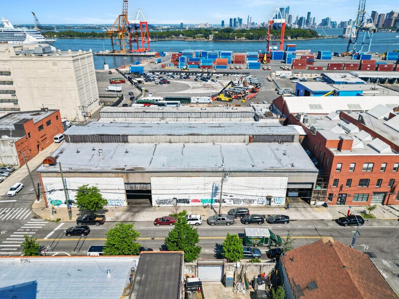 170-186 Van Brunt St, Brooklyn, NY à louer - Aérien – Image 3 sur 11