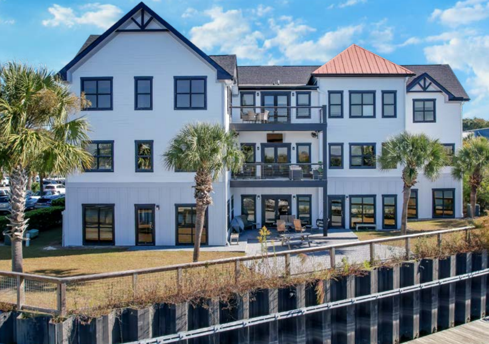670 Marina Dr, Charleston, SC à louer Photo de l’immeuble– Image 1 sur 7