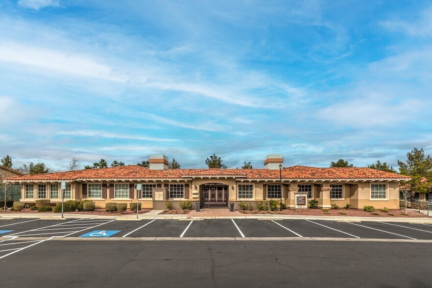3145 E Warm Springs Rd, Las Vegas, NV à louer - Photo de l’immeuble – Image 2 sur 7