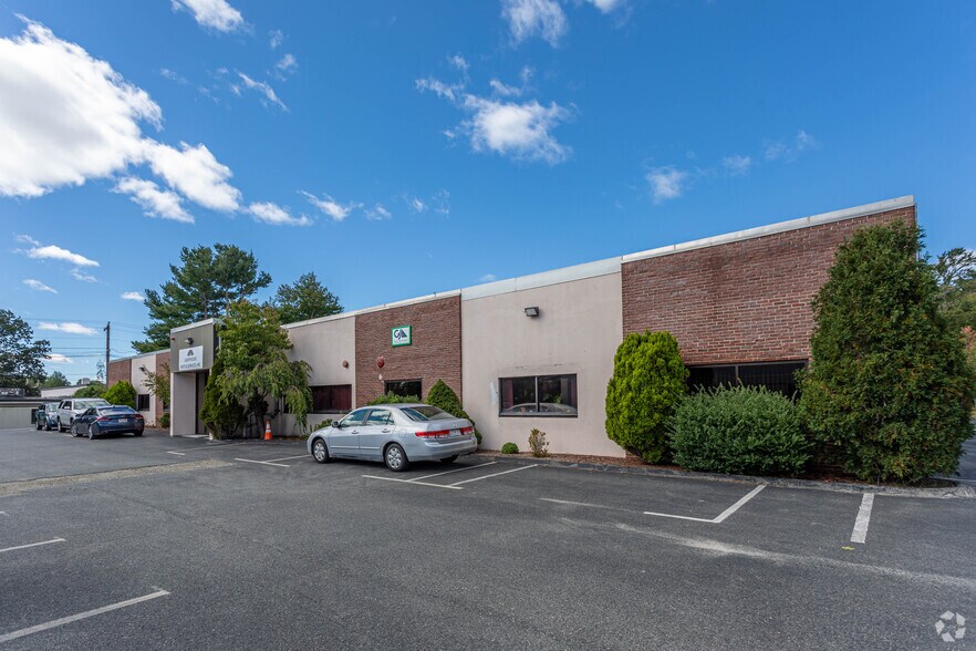 91 Bartlett St, Marlborough, MA à louer - Photo de l’immeuble – Image 2 sur 5