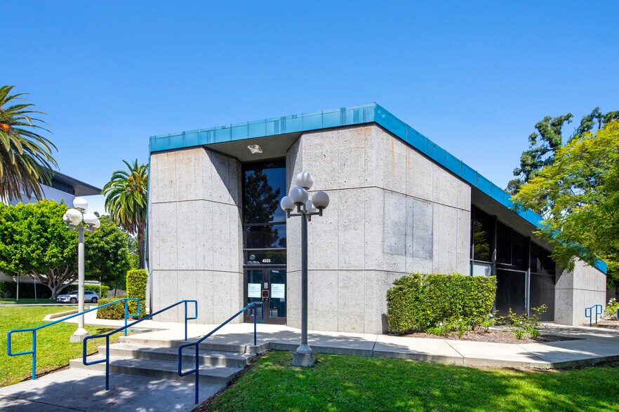 4333 Wilshire Blvd, Los Angeles, CA à vendre - Photo de l’immeuble – Image 3 sur 11
