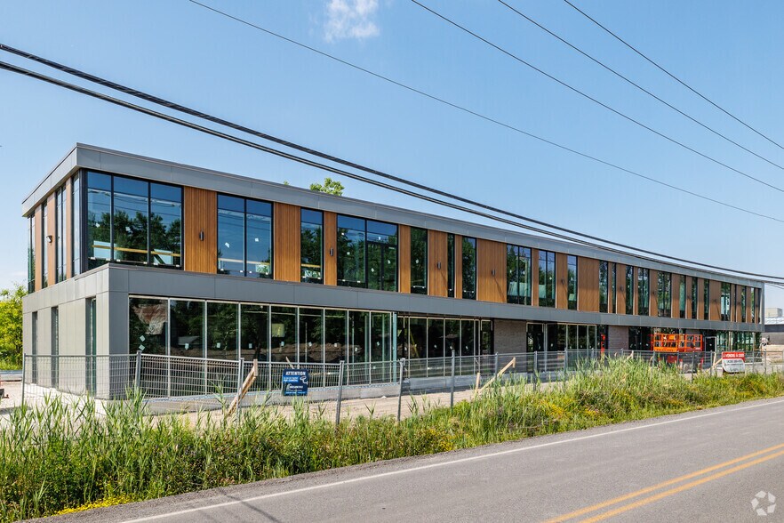 1250 Rte Édouard-VII, Saint-philippe, QC à louer - Photo de l’immeuble – Image 2 sur 10