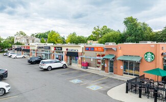 Plus de détails pour 146 Lakeshore Rd W, Oakville, ON - Local commercial à louer