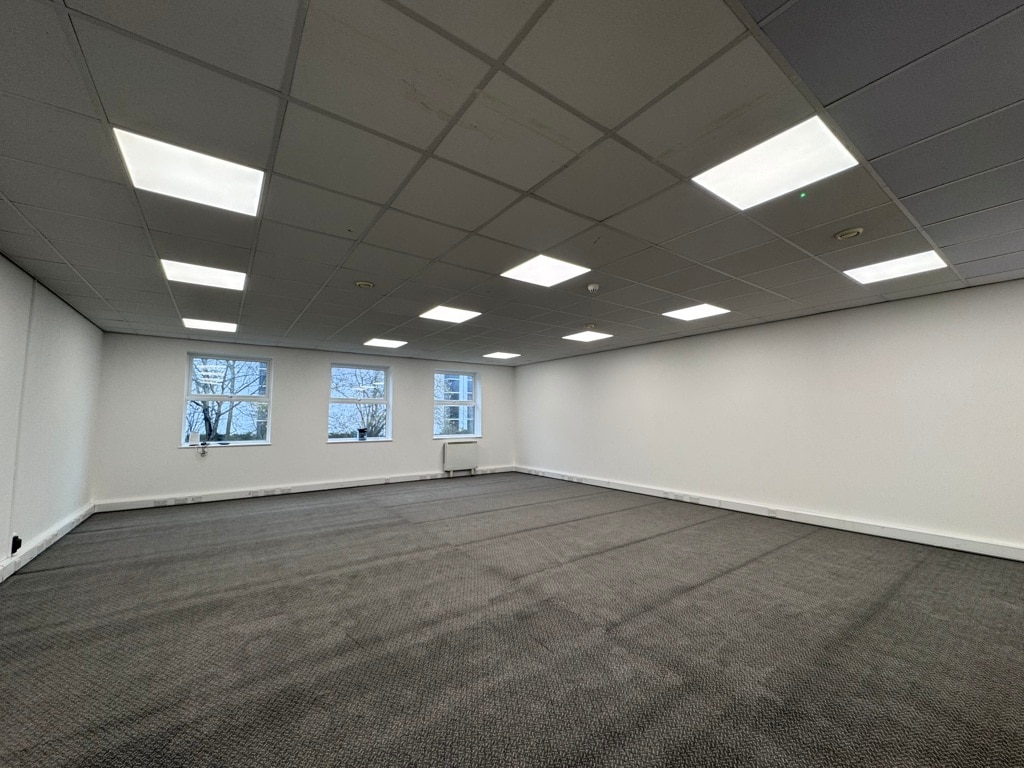 8-14 Stephenson Ct, Bedford à louer Photo intérieure– Image 1 sur 2