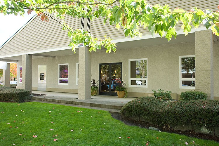 1375 NW Mall St, Issaquah, WA à louer - Photo de l’immeuble – Image 2 sur 3