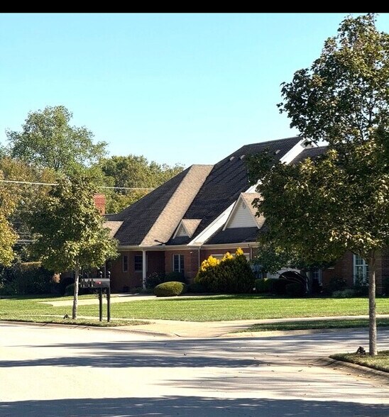 Sugartree Ln, Versailles, KY à vendre - Photo de l’immeuble – Image 2 sur 35