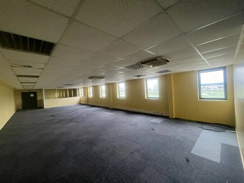 Bureau dans Rogerville à louer - Photo intérieure – Image 3 sur 3