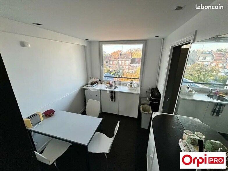 Bureau dans Lille à louer - Photo de l’immeuble – Image 2 sur 3