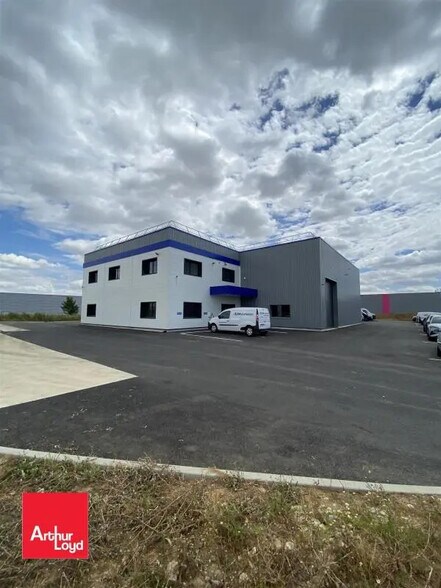 Local d'activités dans Chartres à vendre - Photo de l’immeuble – Image 1 sur 6