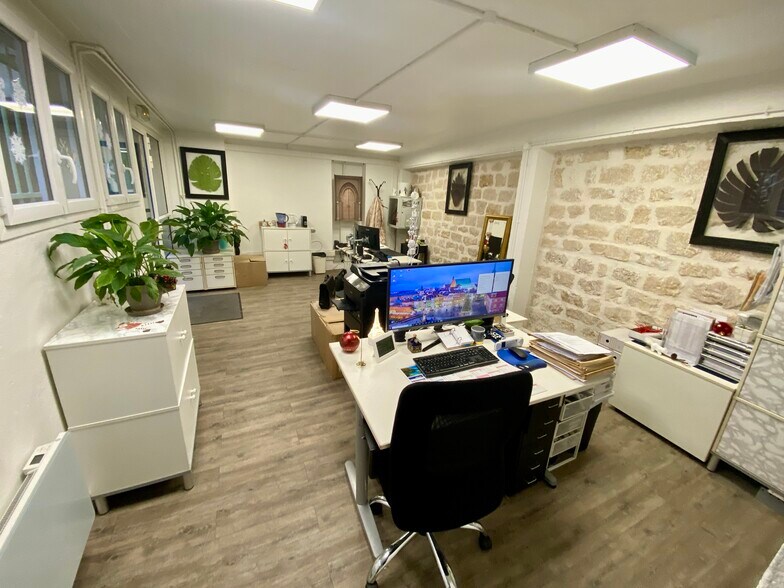 123 Rue Du Faubourg Saint-Antoine, Paris à louer - Photo de l’immeuble – Image 1 sur 6