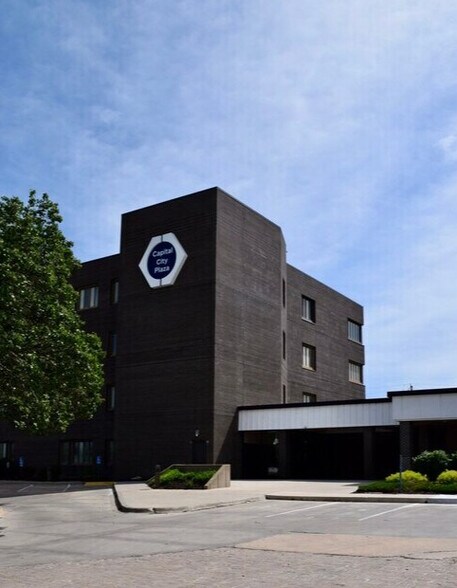 3706 SW Topeka Blvd, Topeka, KS à louer - Photo de l’immeuble – Image 2 sur 22