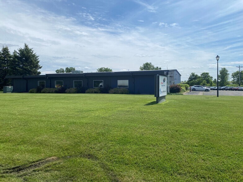 4352 Willow Dr, Medina, MN à louer - Photo de l’immeuble – Image 1 sur 7