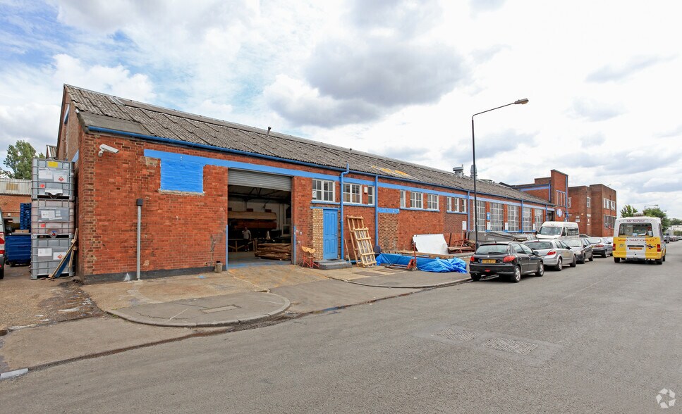 260 Abbeydale Rd, Wembley à louer - Photo de l’immeuble – Image 3 sur 3